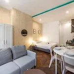 In | La Saphir Au Coeur De * Lione