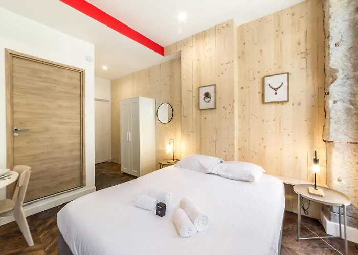 In | La Emeraude Au Coeur De Lyon